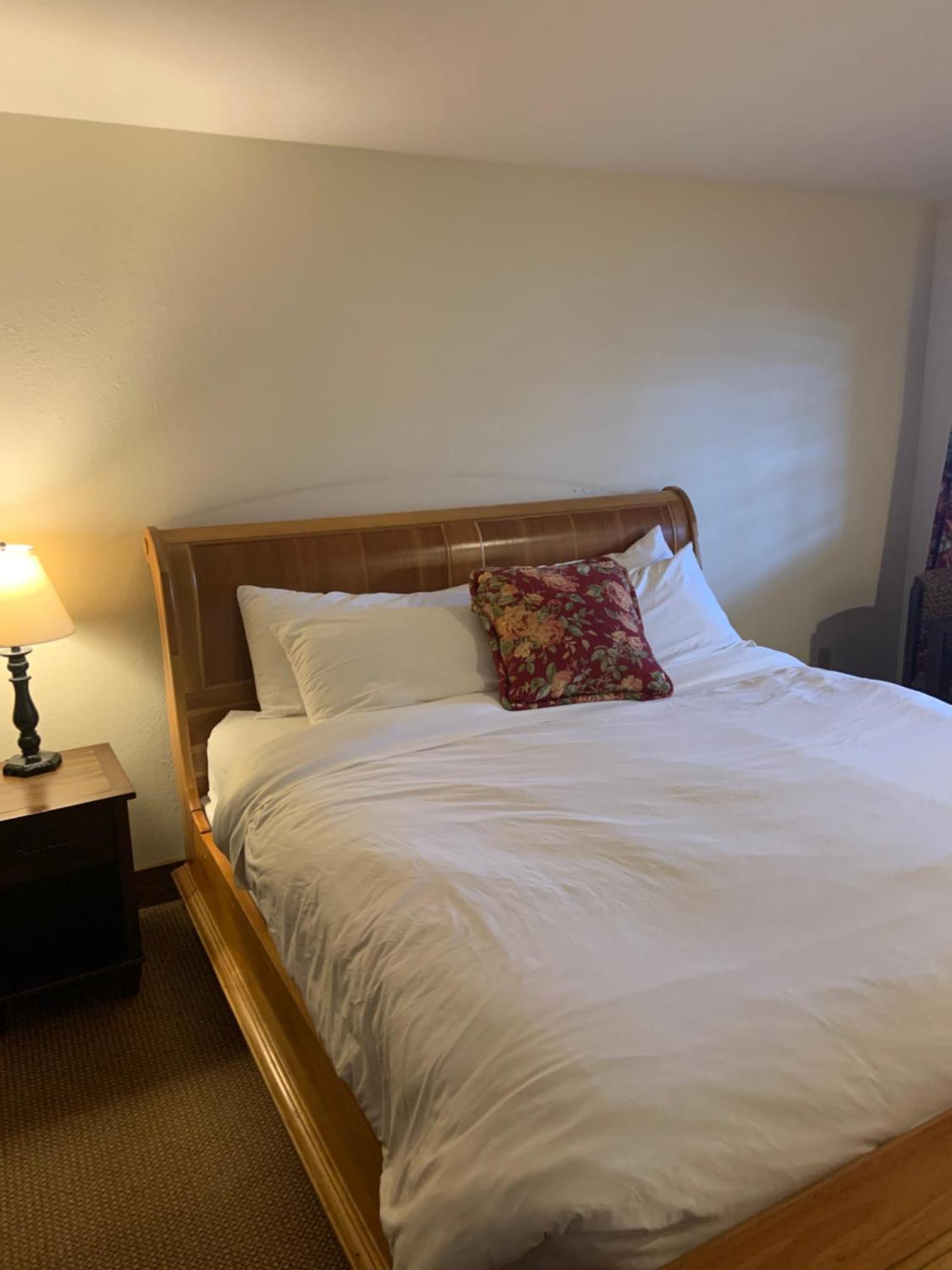 The Inn At Shady Lawn Newland Экстерьер фото